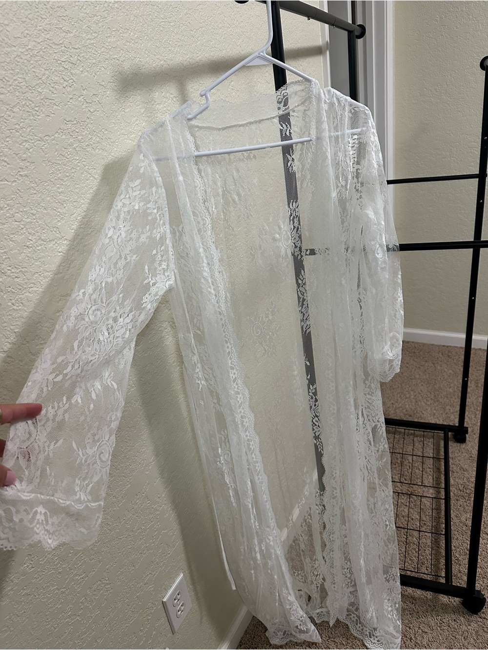 White Lace Robe - Picture 4 of 4